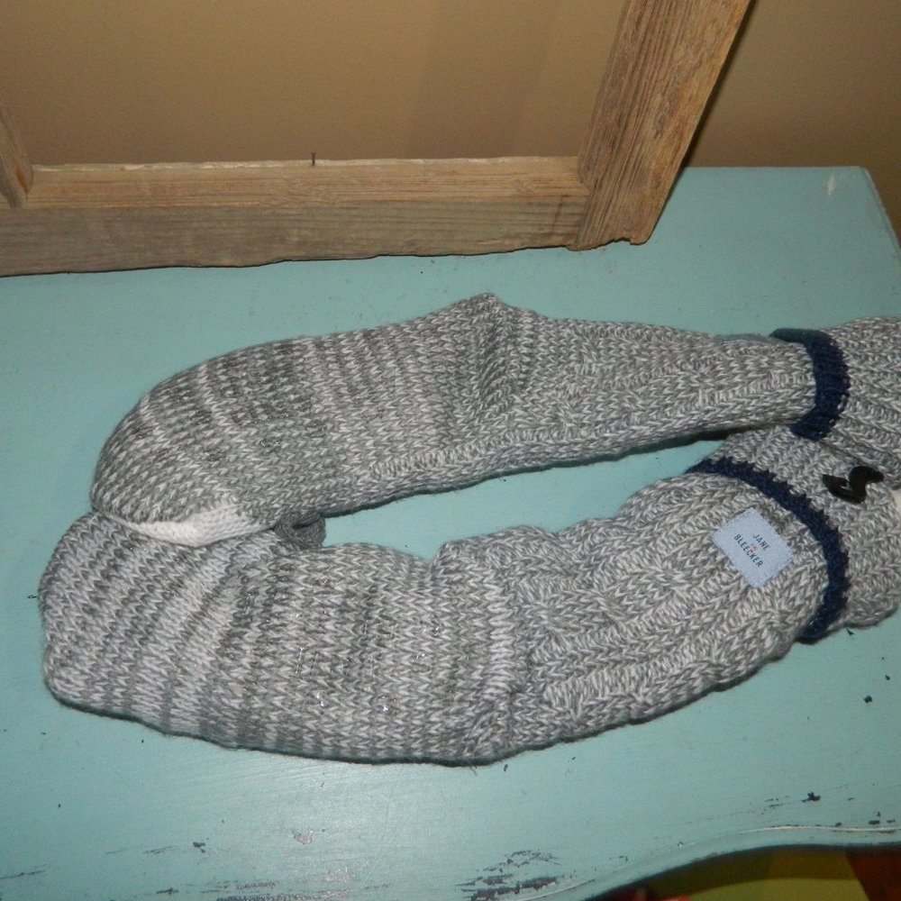 JANE and BLEECKER Puppy Dog Slipper Socks NWOT (HH-46) - Picture 3 of 4